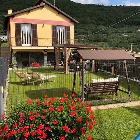 Casa Ginni Con Piscina E Giardino Caravonica Bagian luar foto