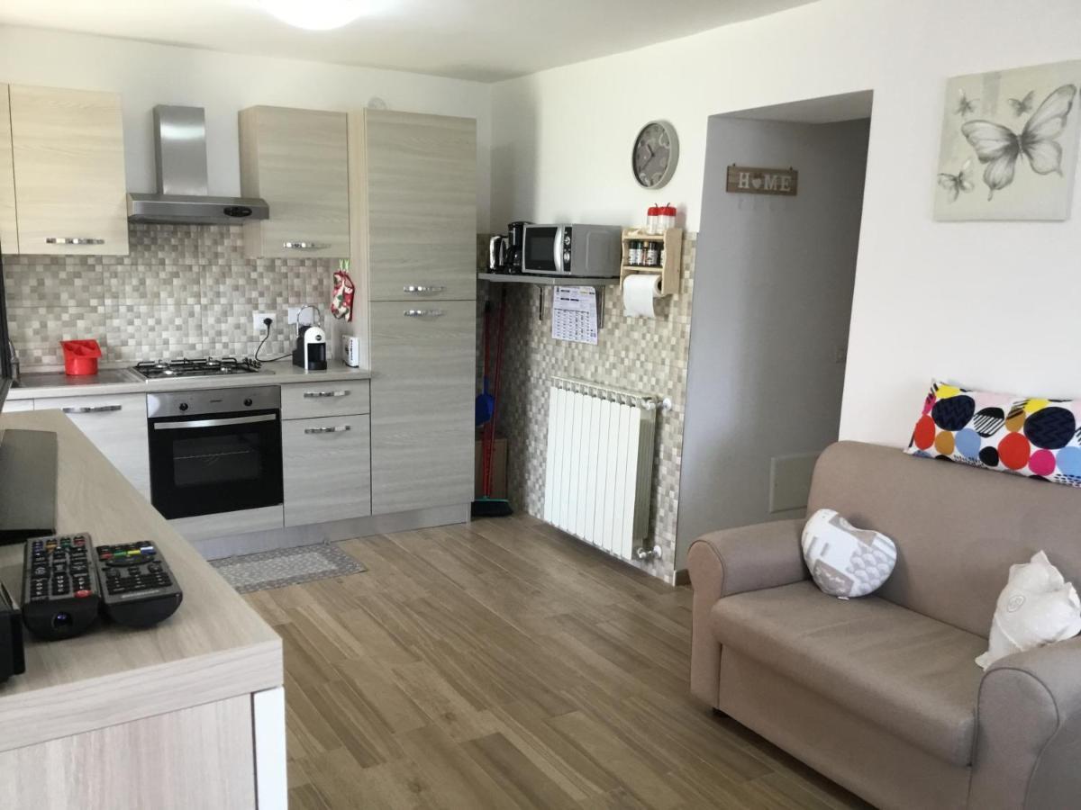 Casa Ginni Con Piscina E Giardino Caravonica Bagian luar foto
