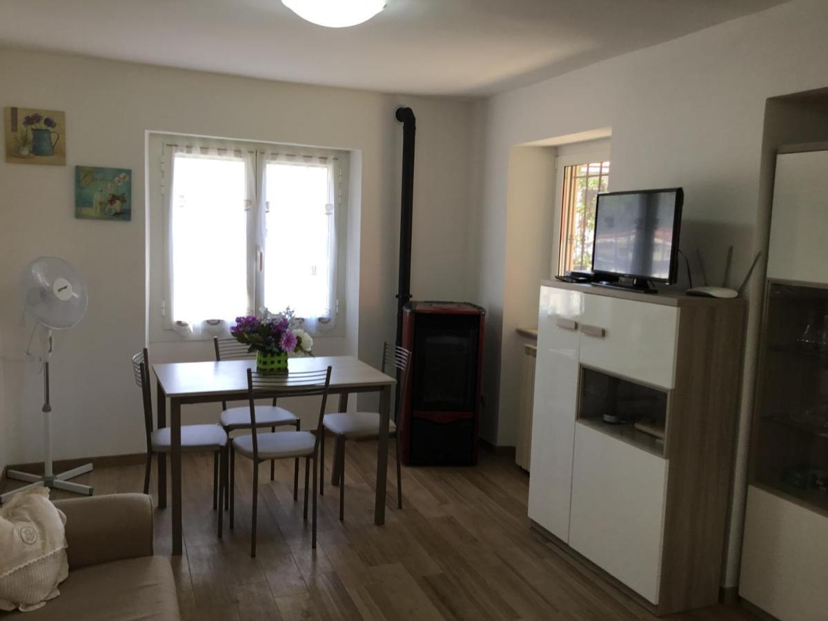 Casa Ginni Con Piscina E Giardino Caravonica Bagian luar foto