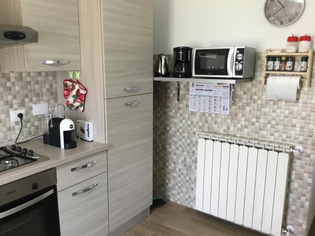 Casa Ginni Con Piscina E Giardino Caravonica Bagian luar foto