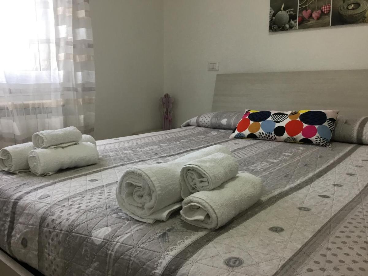Casa Ginni Con Piscina E Giardino Caravonica Bagian luar foto
