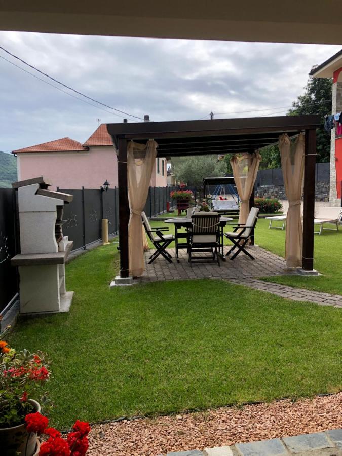 Casa Ginni Con Piscina E Giardino Caravonica Bagian luar foto