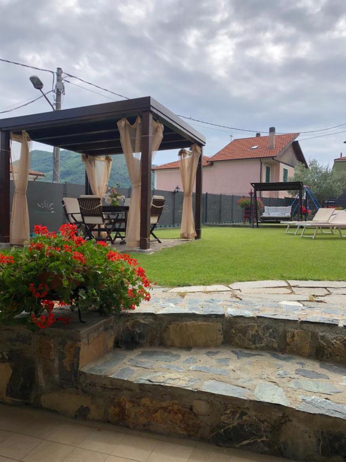 Casa Ginni Con Piscina E Giardino Caravonica Bagian luar foto