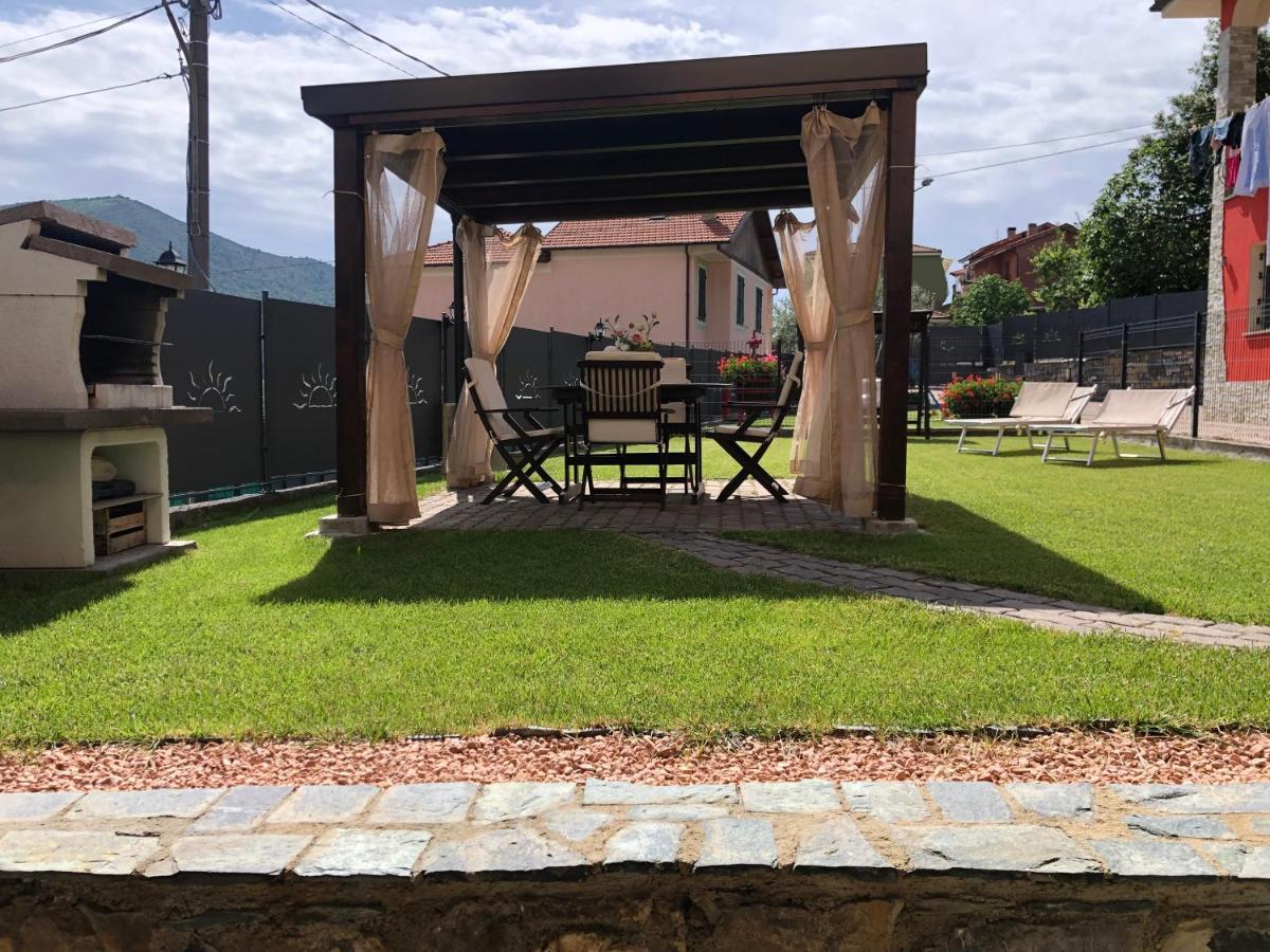 Casa Ginni Con Piscina E Giardino Caravonica Bagian luar foto