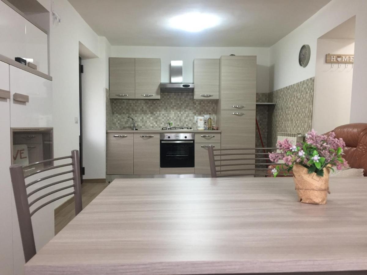 Casa Ginni Con Piscina E Giardino Caravonica Bagian luar foto