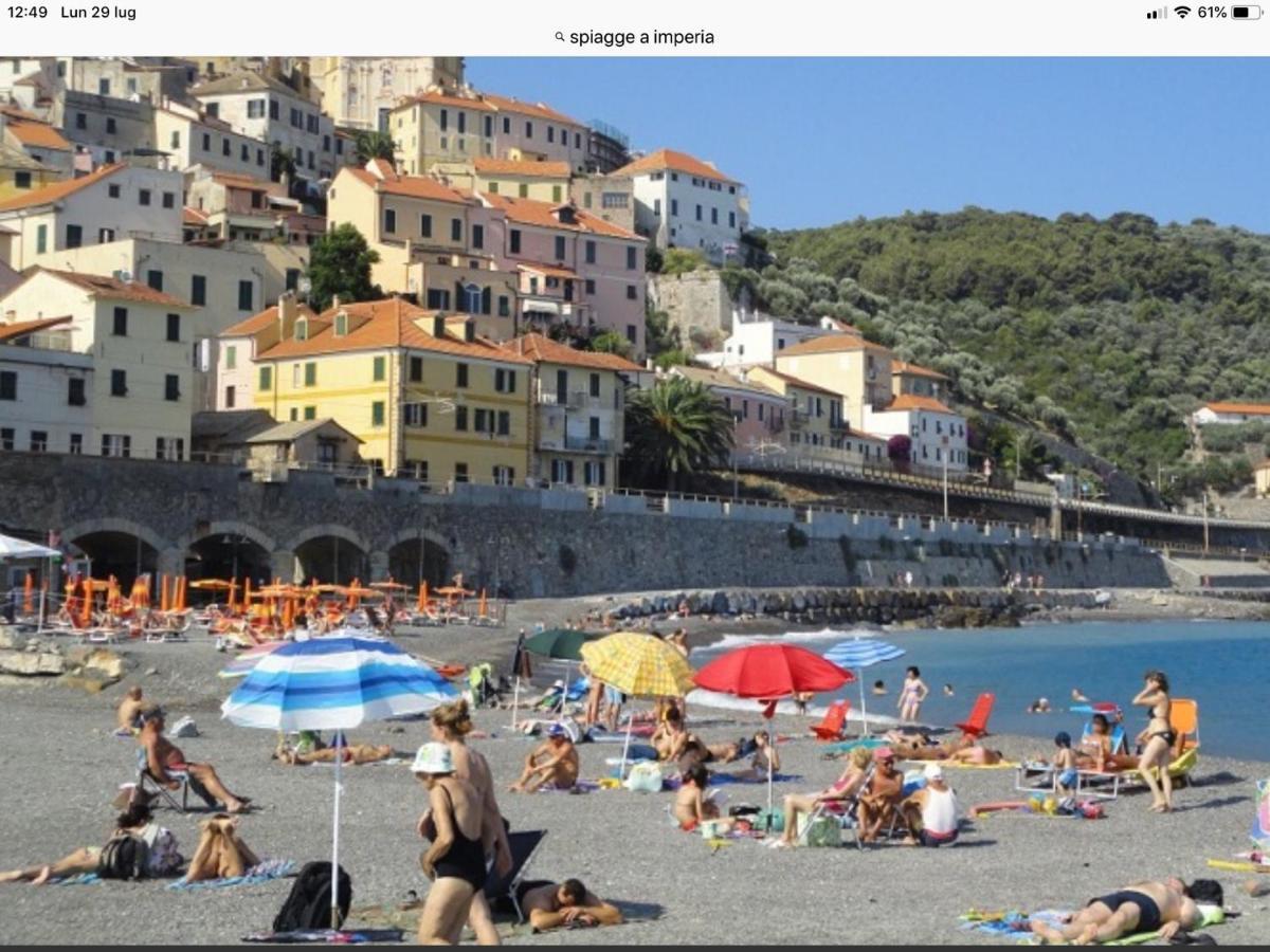 Casa Ginni Con Piscina E Giardino Caravonica Bagian luar foto